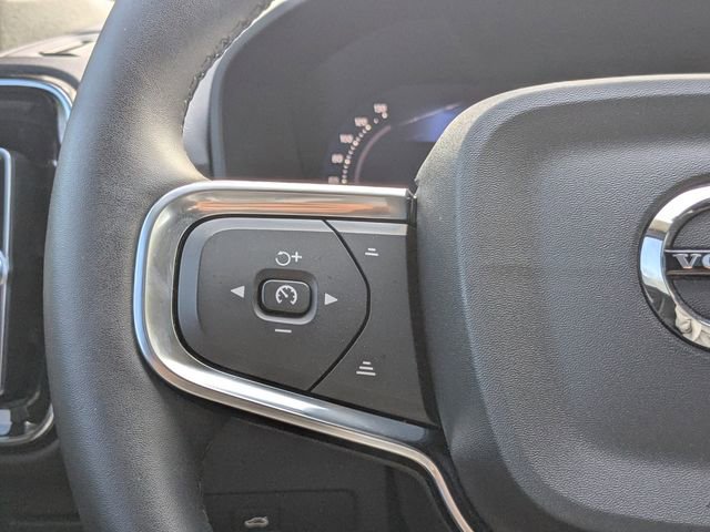 Certified 2023 Volvo XC40 B5 Ultimate w/ Protection Package Premier image 33