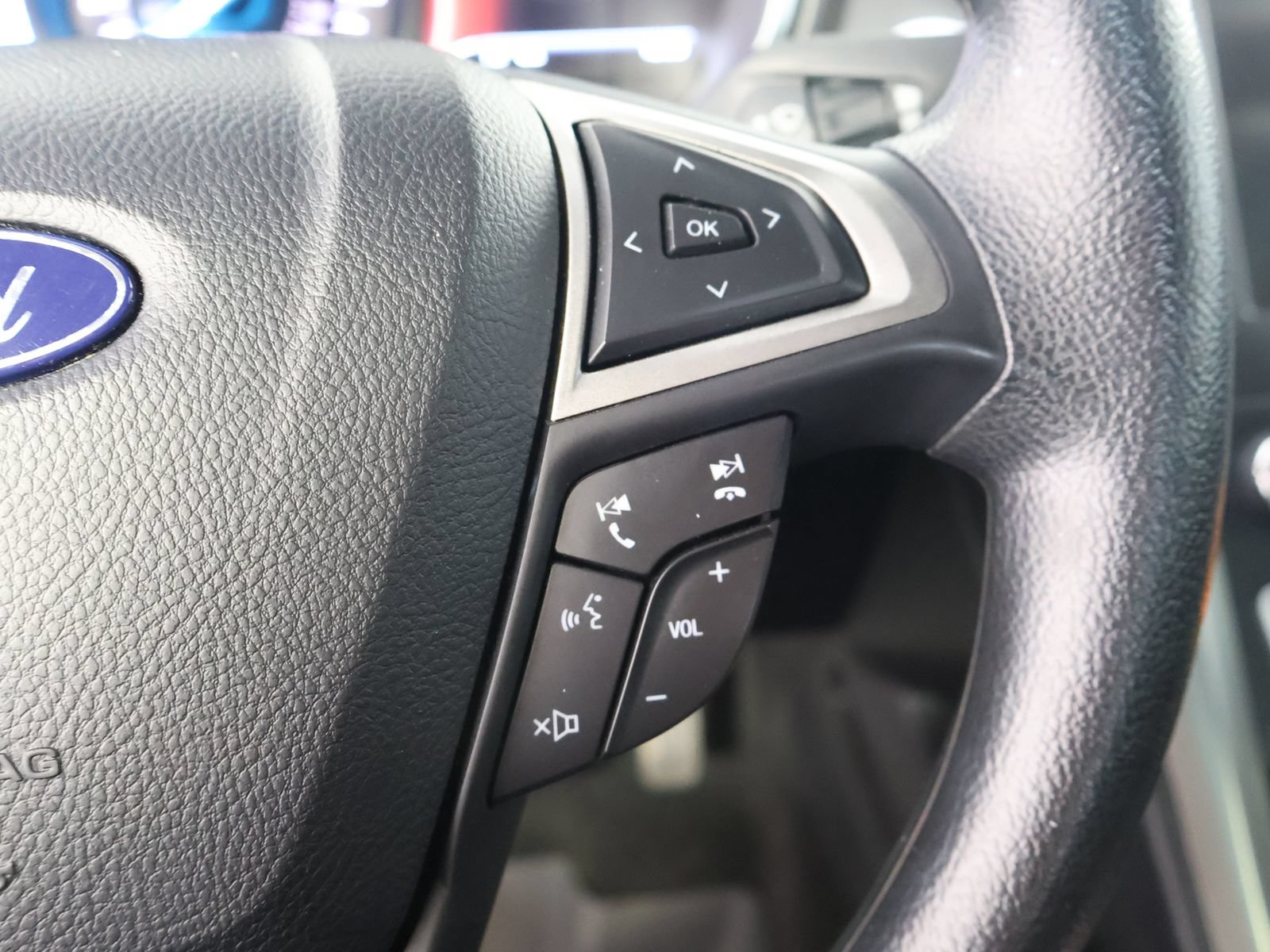 Used 2020 Ford Fusion SE FWD image 32