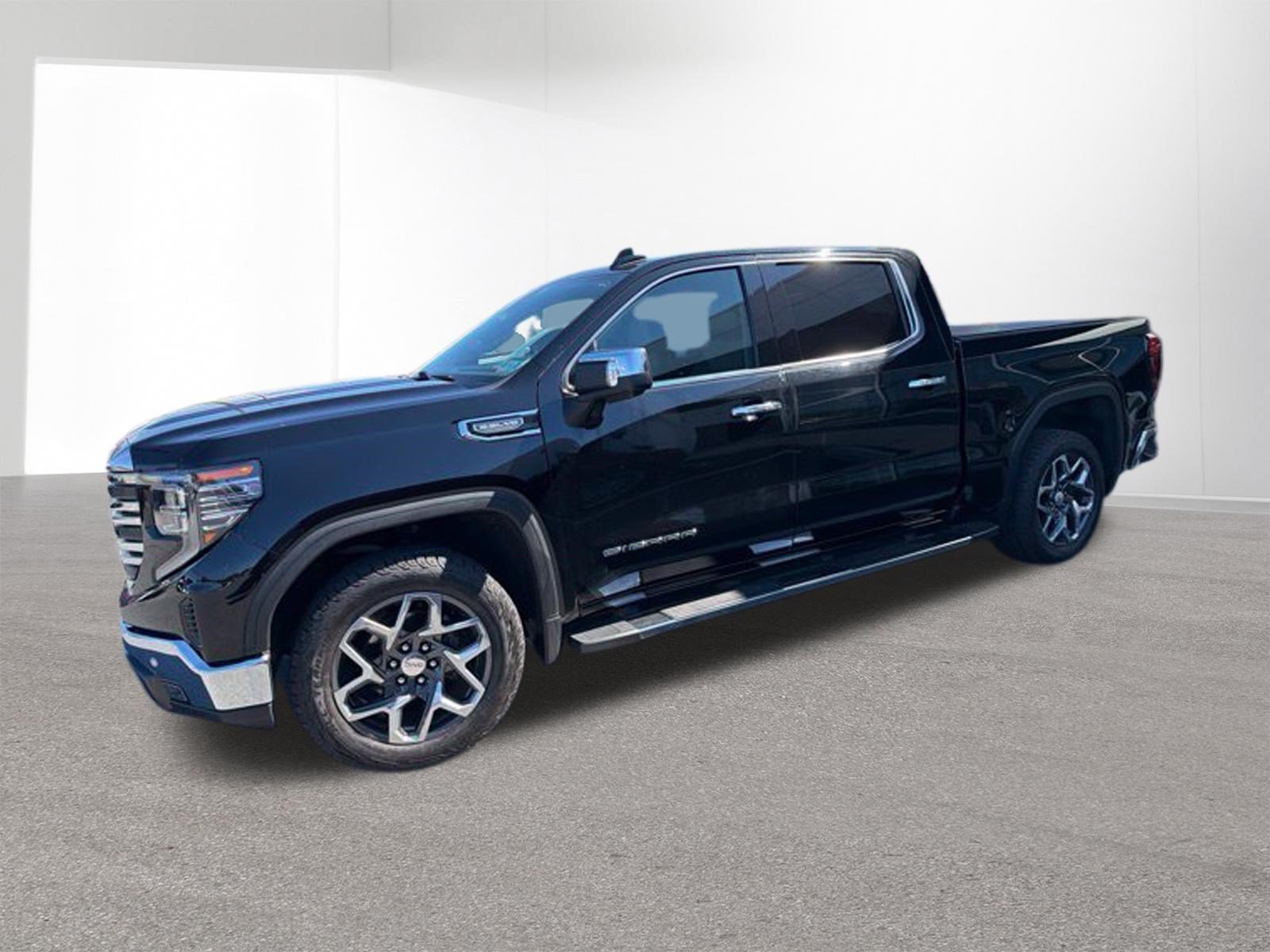 Used 2024 GMC Sierra 1500 SLT w/ SLT Premium Plus Package AWD/4WD image 27
