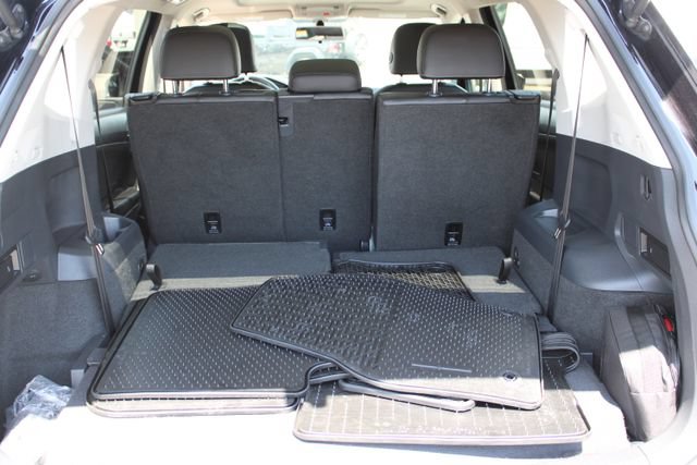 Used 2020 Volkswagen Tiguan SE R-Line FWD image 34