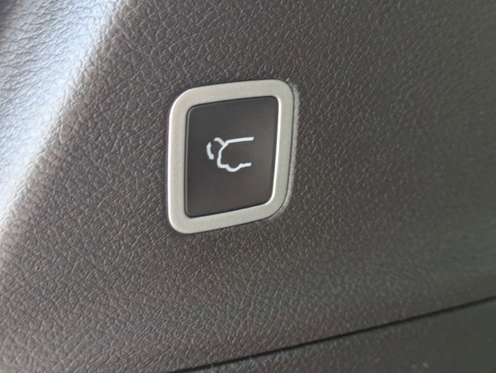 New 2026 Chrysler Pacifica Limited image 35