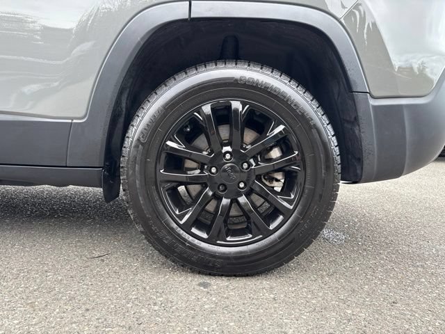 Used 2021 Jeep Cherokee Latitude Plus AWD/4WD image 15