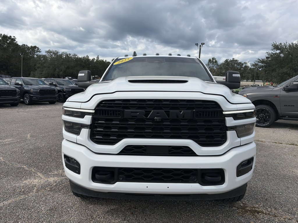 Used 2025 RAM 2500 Limited AWD/4WD image 9