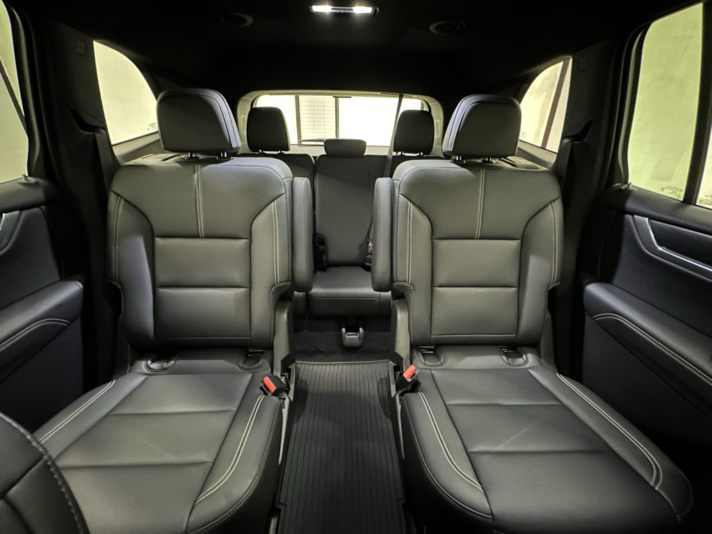 Used 2026 GMC Acadia Elevation w/ Black Edition AWD/4WD image 30