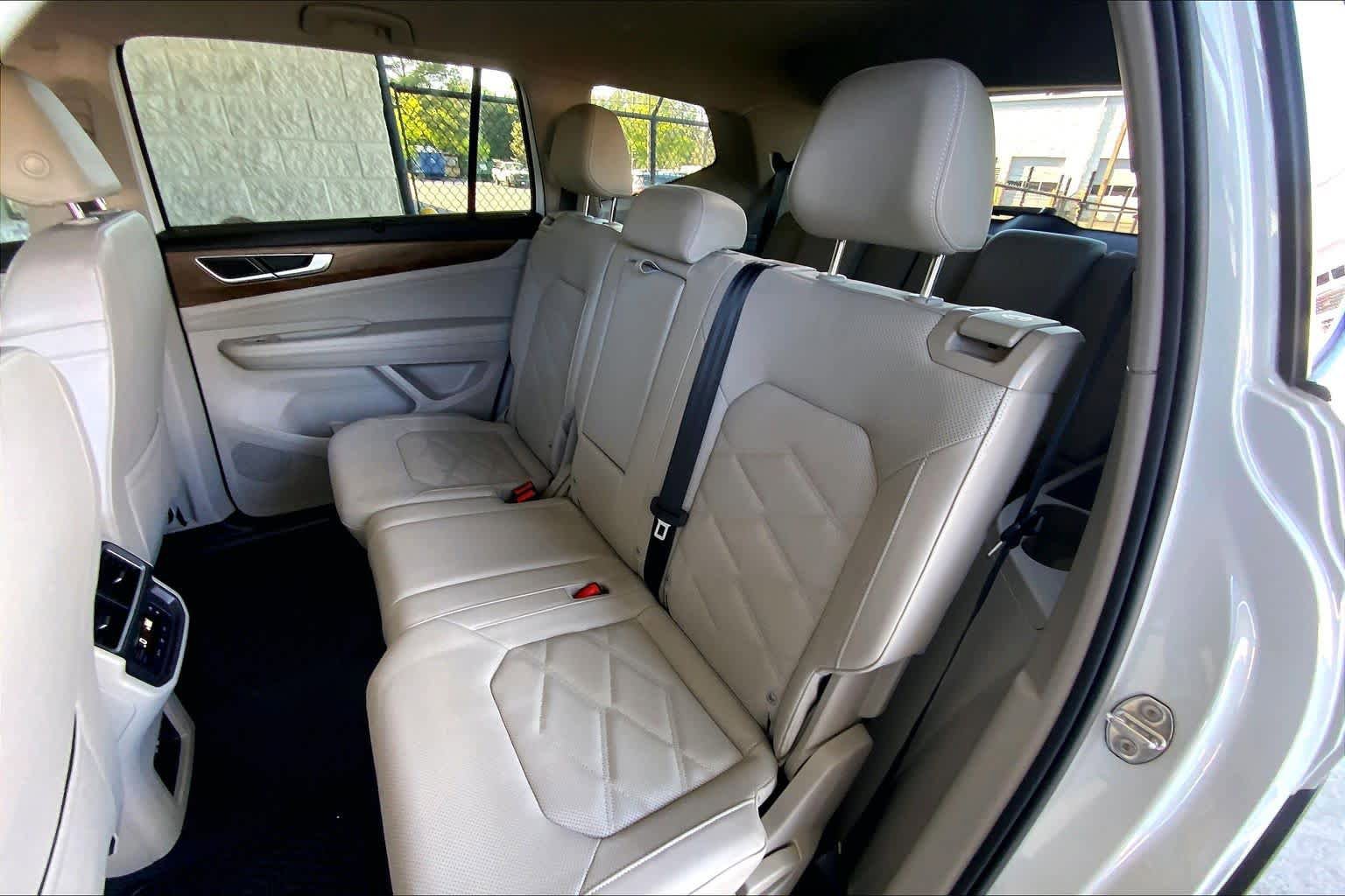Used 2024 Volkswagen Atlas SE FWD image 20
