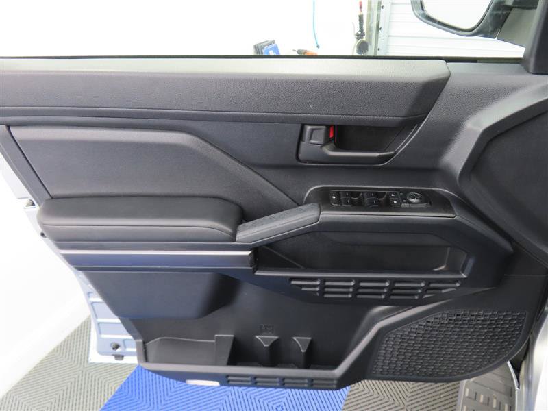 Used 2025 Toyota 4Runner SR5 AWD/4WD image 10