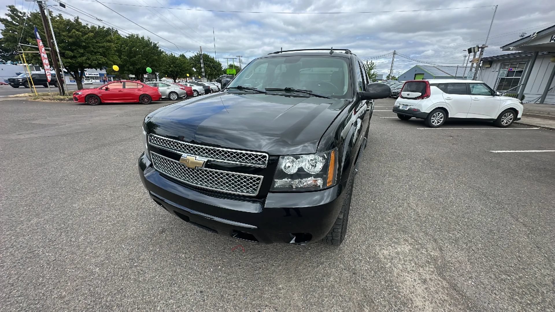 Used 2011 Chevrolet Avalanche LT w/ Luxury Package AWD/4WD image 7