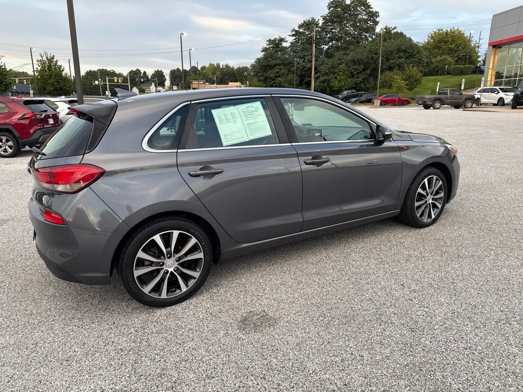Used 2018 Hyundai Elantra GT w/ Style Package 02 FWD image 4