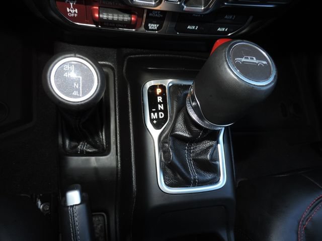 Used 2025 Jeep Gladiator Rubicon w/ Convenience Group AWD/4WD image 30