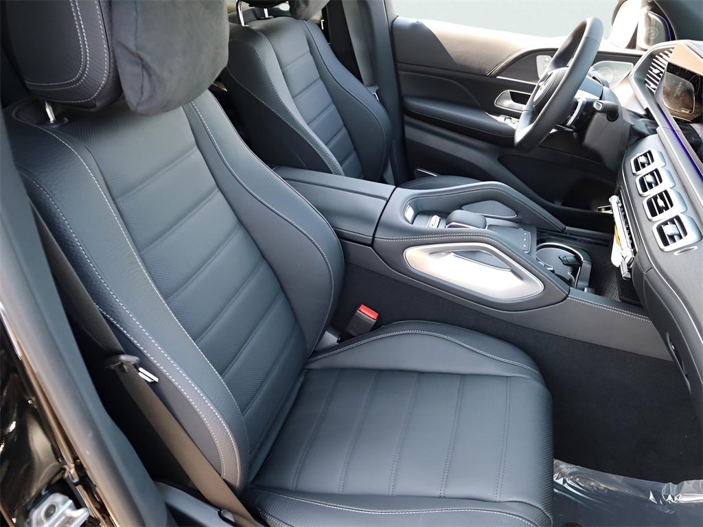New 2026 Mercedes-Benz GLS 580 4MATIC image 9