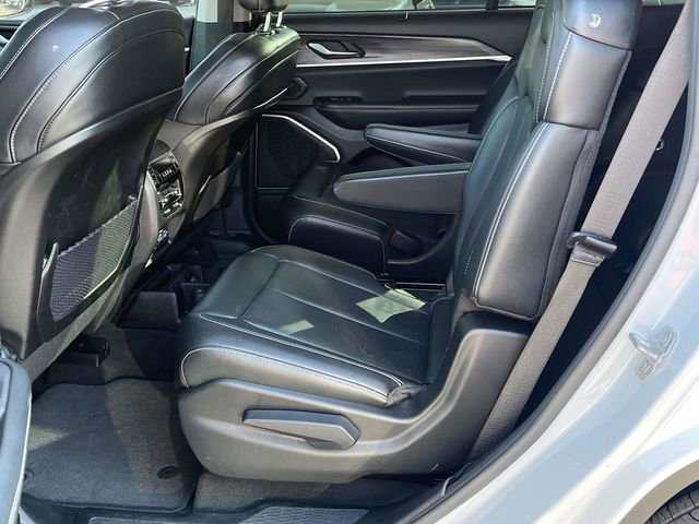 Used 2022 Jeep Grand Cherokee L Limited w/ Luxury Tech Group II image 15