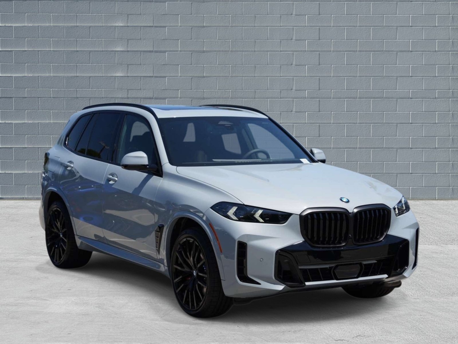 New 2026 BMW X5 xDrive40i w/ M Sport Package