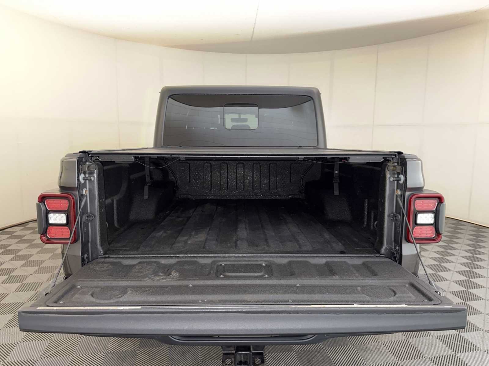 Used 2021 Jeep Gladiator Overland w/ Popular Equipment Package AWD/4WD image 22