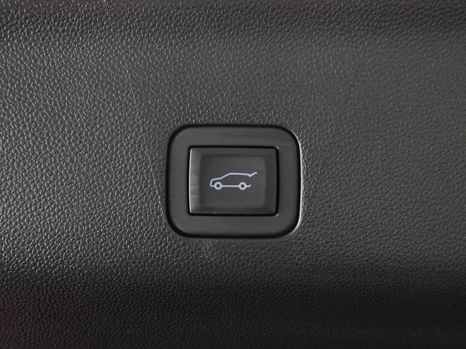 Used 2026 Cadillac Escalade ESV V image 15