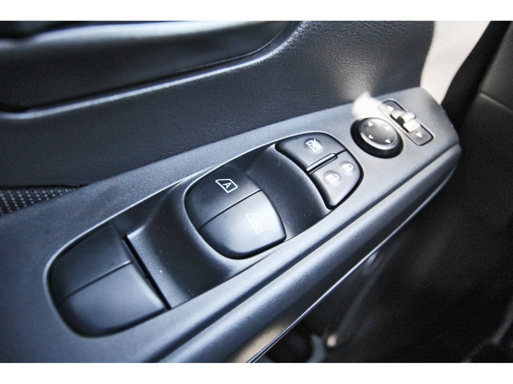 Used 2025 Nissan Kicks Play S FWD image 15