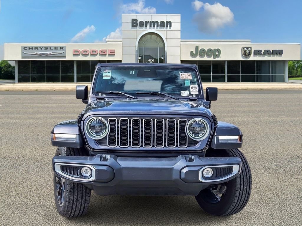 Used 2025 Jeep Wrangler Unlimited Sahara AWD/4WD image 5