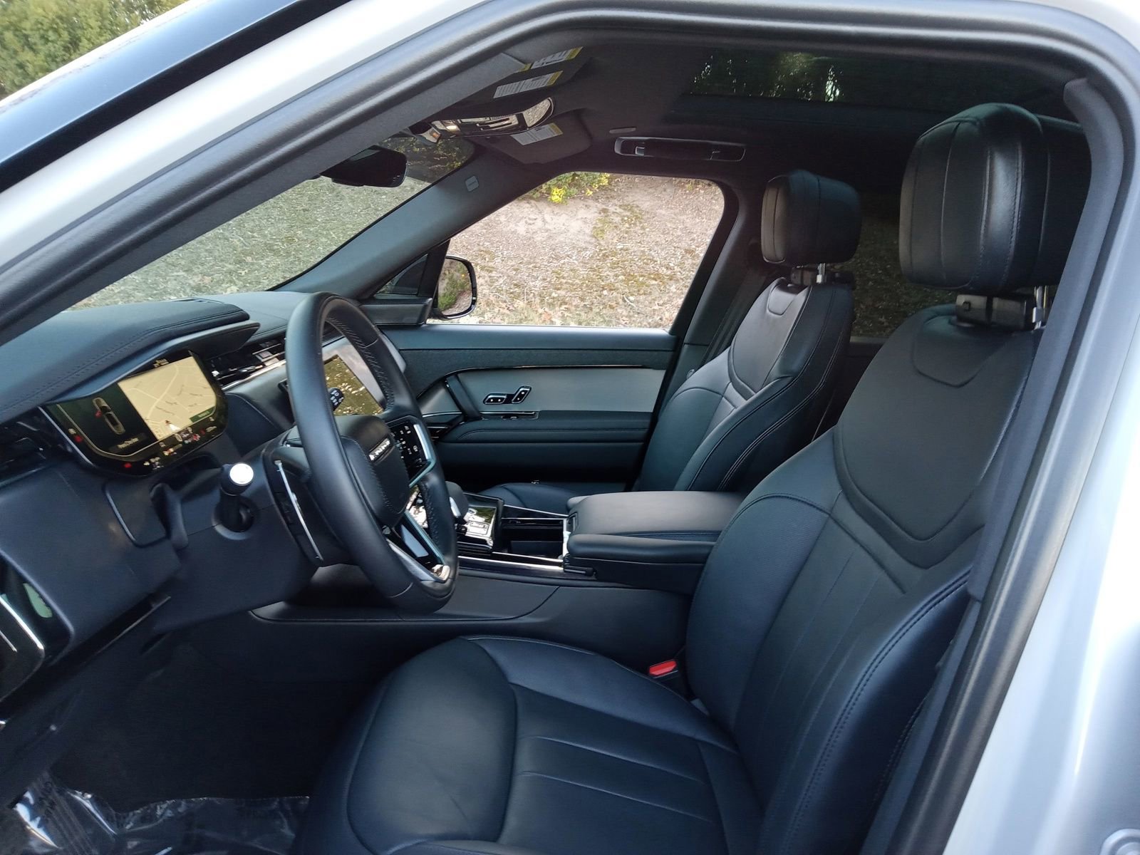 Used 2024 Land Rover Range Rover Sport SE image 10