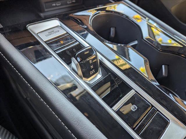 Used 2024 Volkswagen Atlas Cross Sport SE image 12