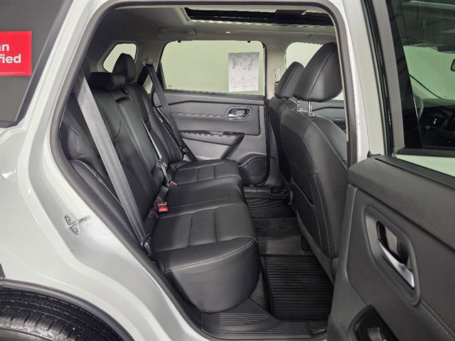 Used 2024 Nissan Rogue SL w/ SL Premium Package AWD/4WD image 16