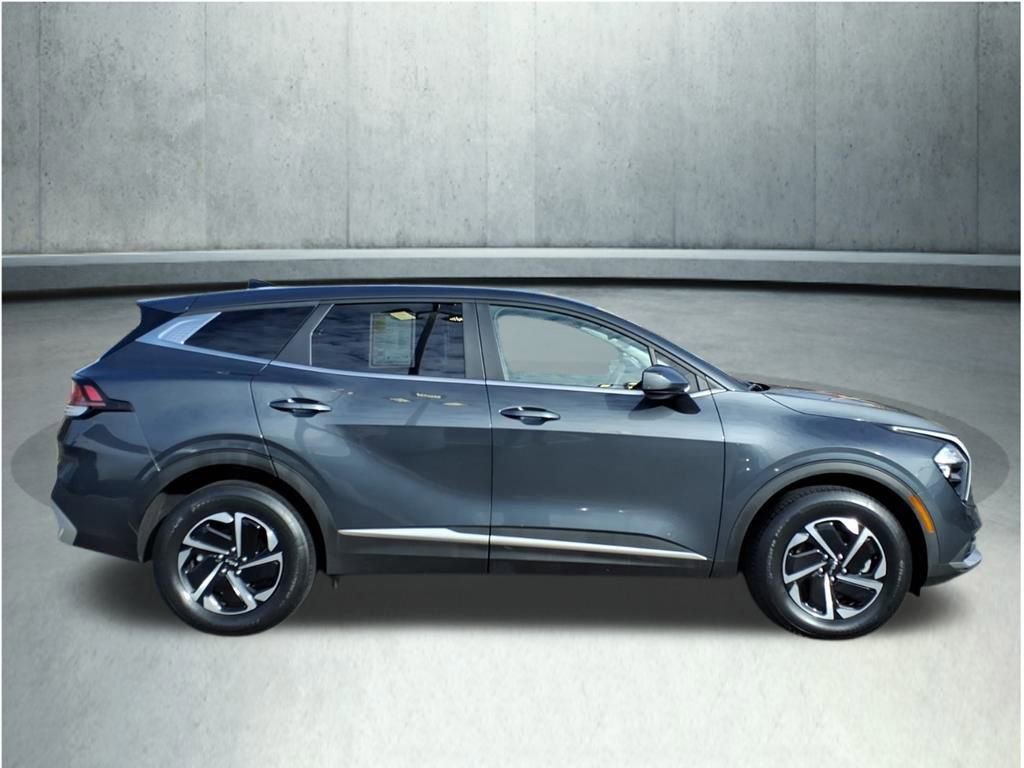 Used 2023 Kia Sportage LX image 7