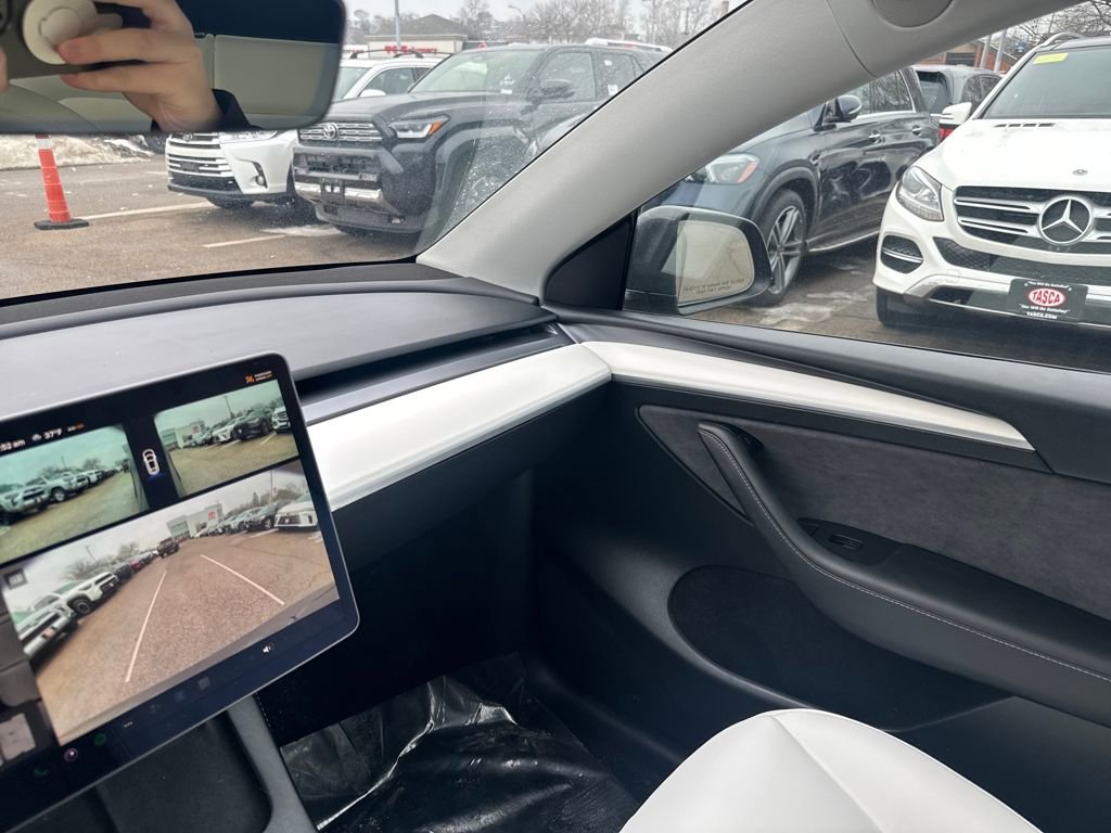 Used 2024 Tesla Model Y Performance image 25