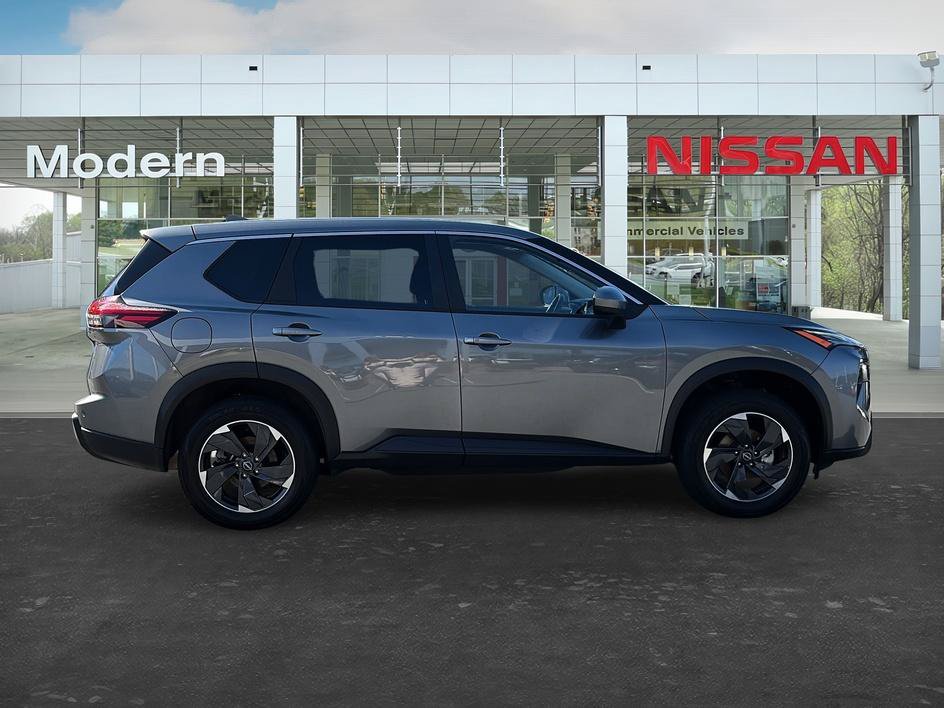 Certified 2025 Nissan Rogue SV AWD/4WD image 6