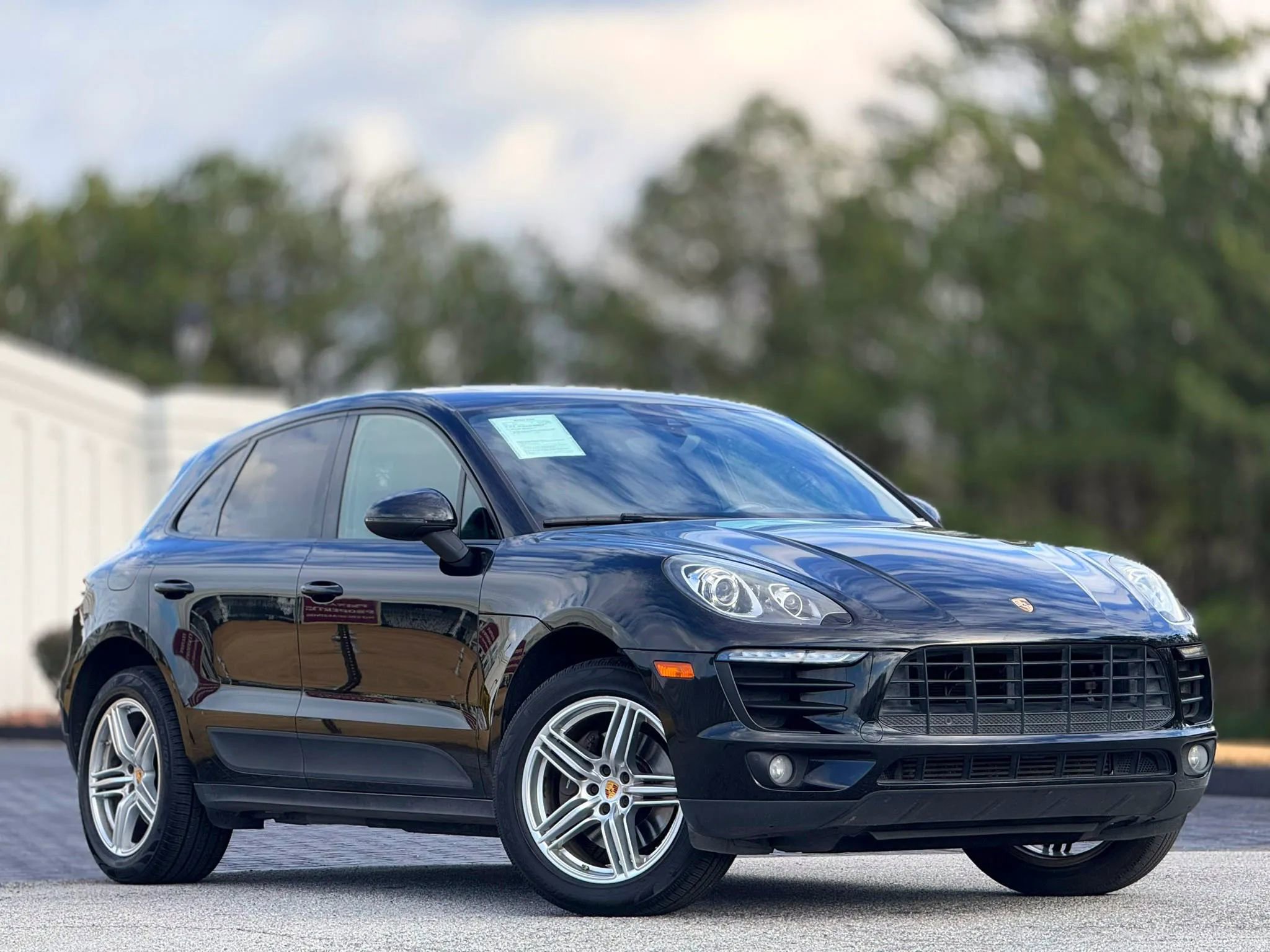 Used 2017 Porsche Macan AWD/4WD image 5