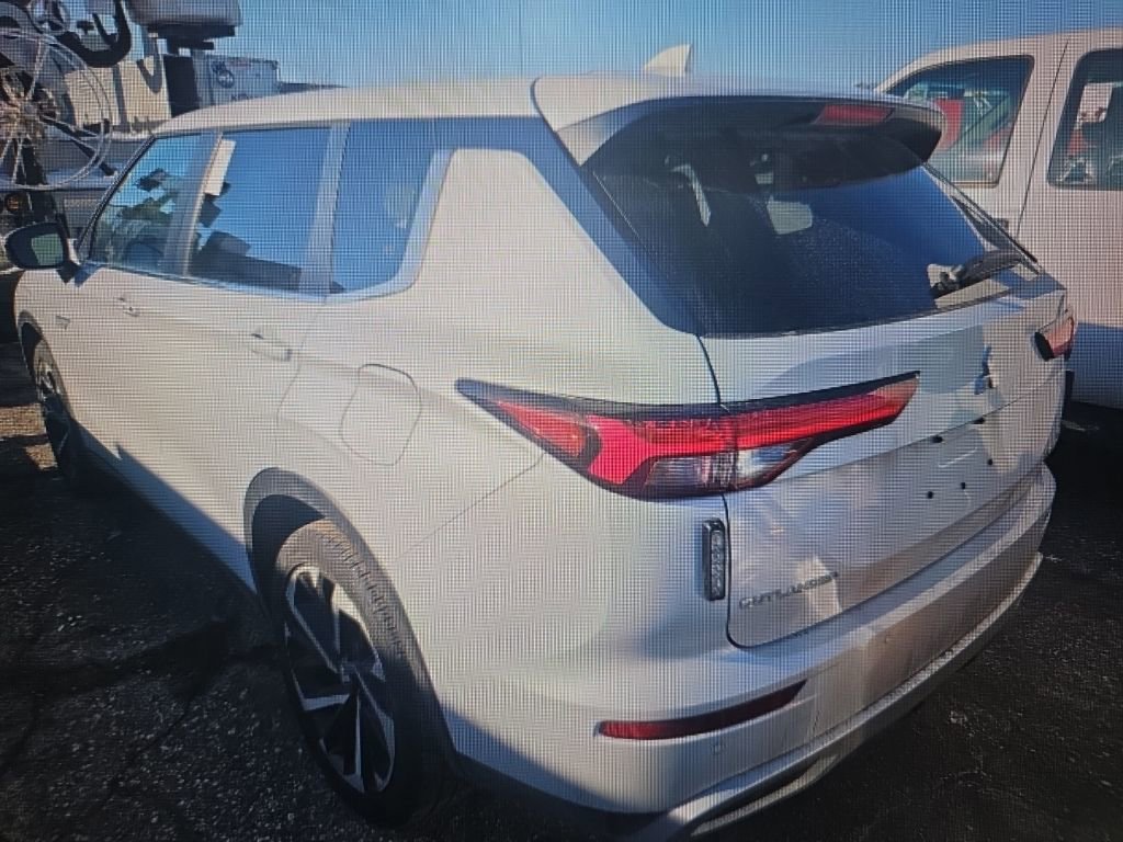 Used 2024 Mitsubishi Outlander SEL image 4