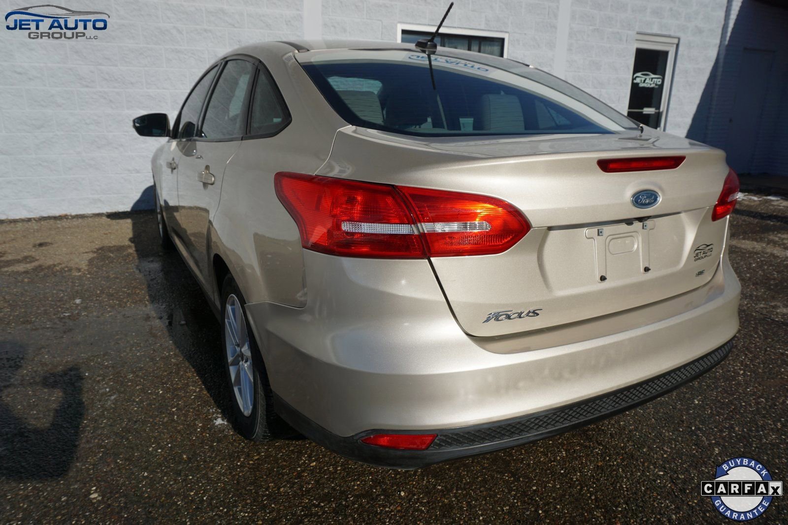 Used 2017 Ford Focus SE image 9