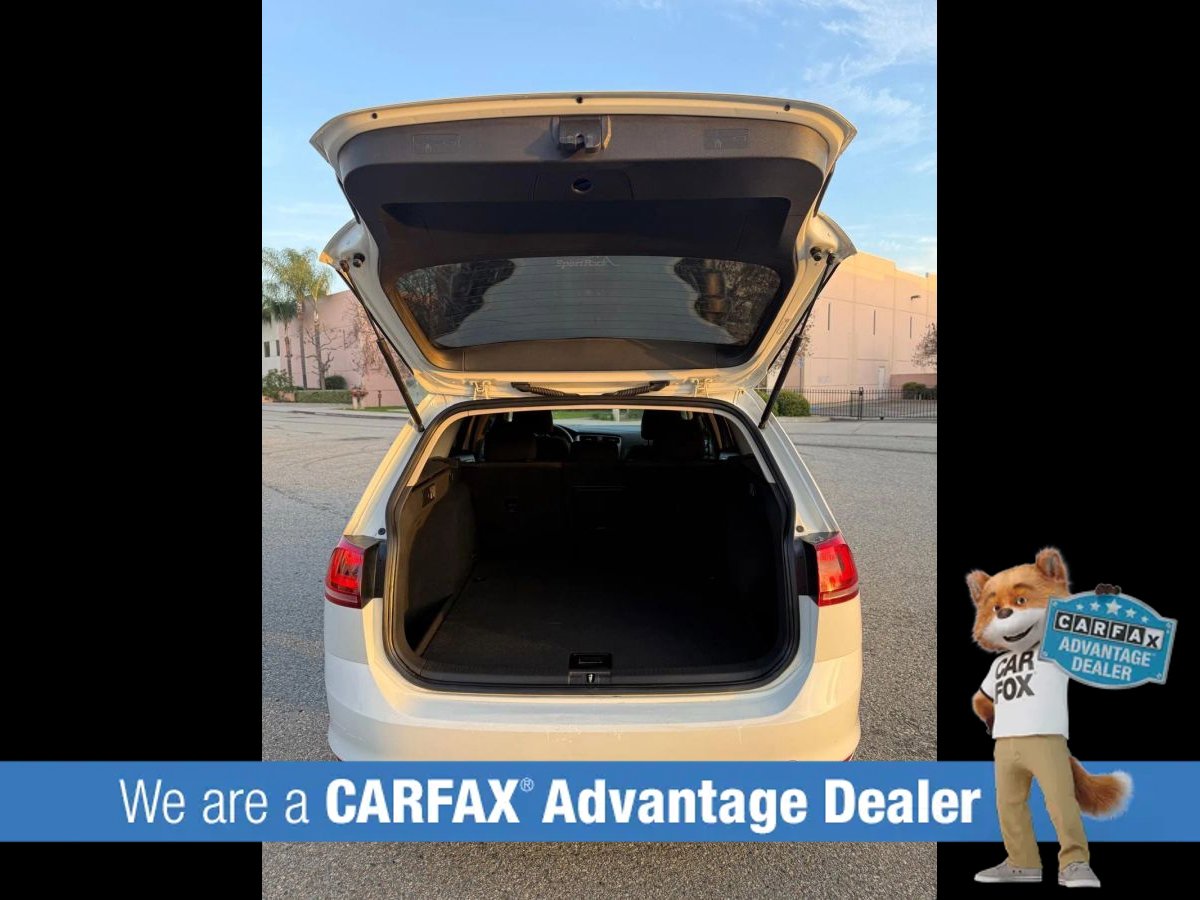 Used 2016 Volkswagen Golf S image 23