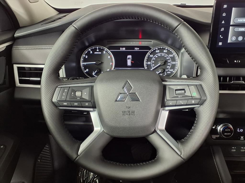 New 2025 Mitsubishi Outlander SE image 23