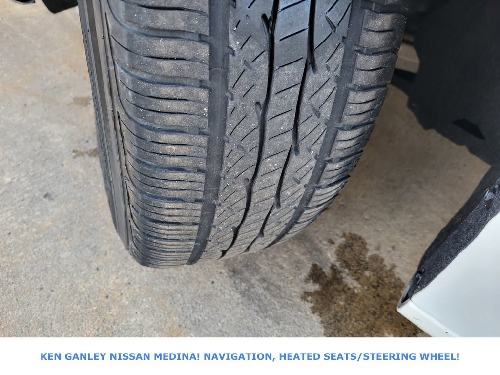 Used 2024 Chrysler Pacifica Select image 19