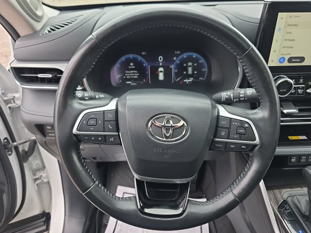 Used 2023 Toyota Highlander Platinum AWD/4WD image 14
