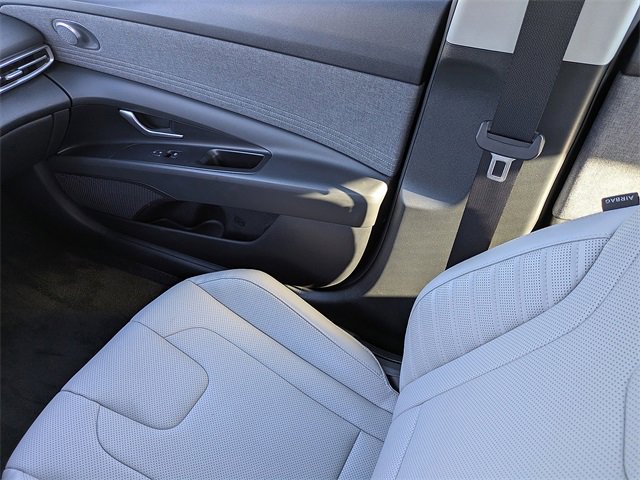 Used 2023 Hyundai Elantra Limited image 15