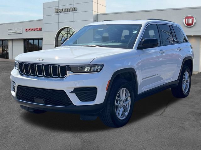 Used 2025 Jeep Grand Cherokee Laredo X w/ Luxury Tech Group I RWD image 3