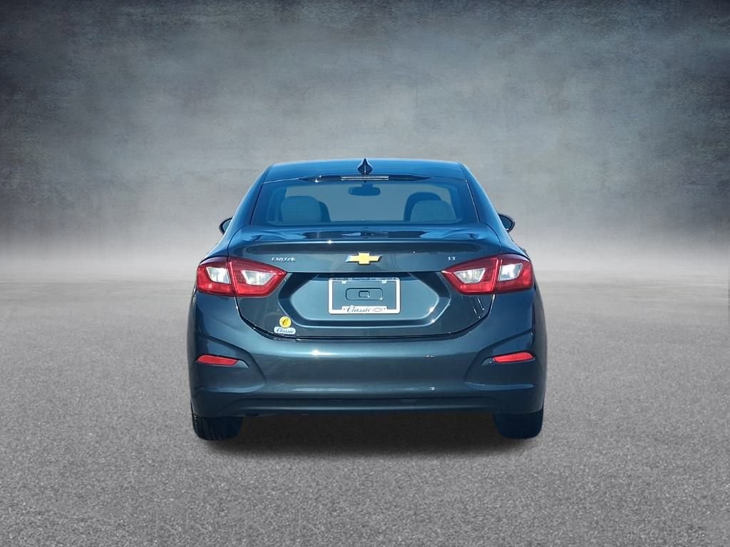Used 2018 Chevrolet Cruze LT w/ LT Convenience Package FWD image 8