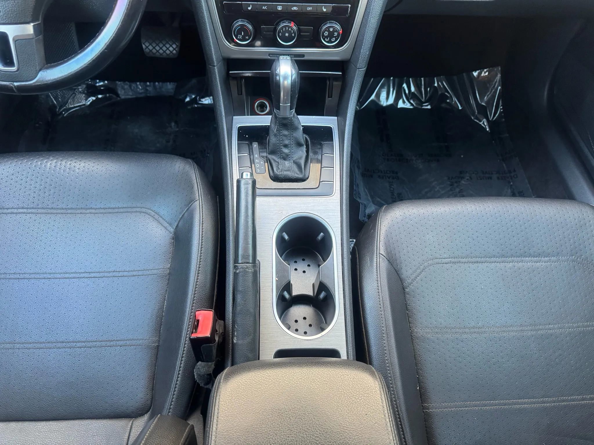 Used 2015 Volkswagen Passat TDI SE FWD image 24