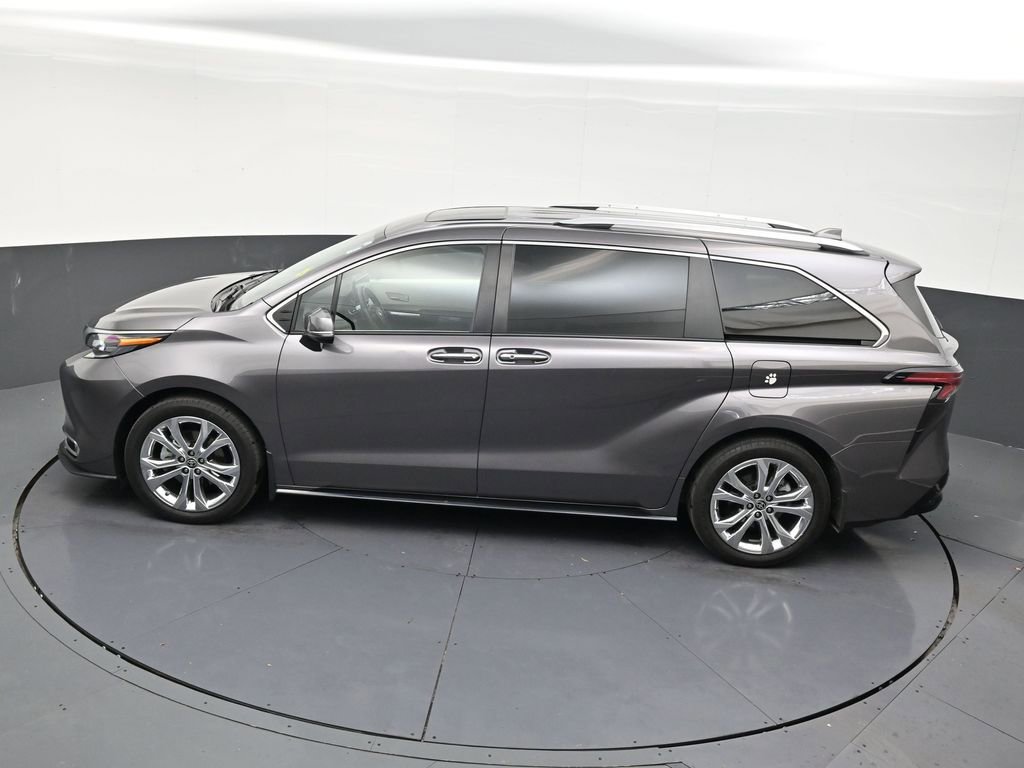 Used 2024 Toyota Sienna Platinum image 13