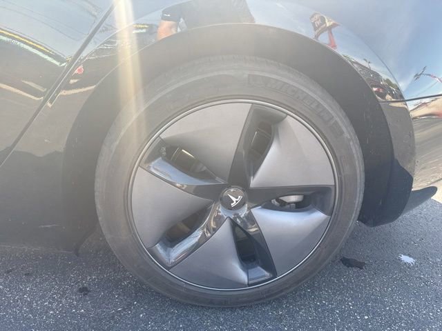 Used 2019 Tesla Model 3 Long Range RWD image 15