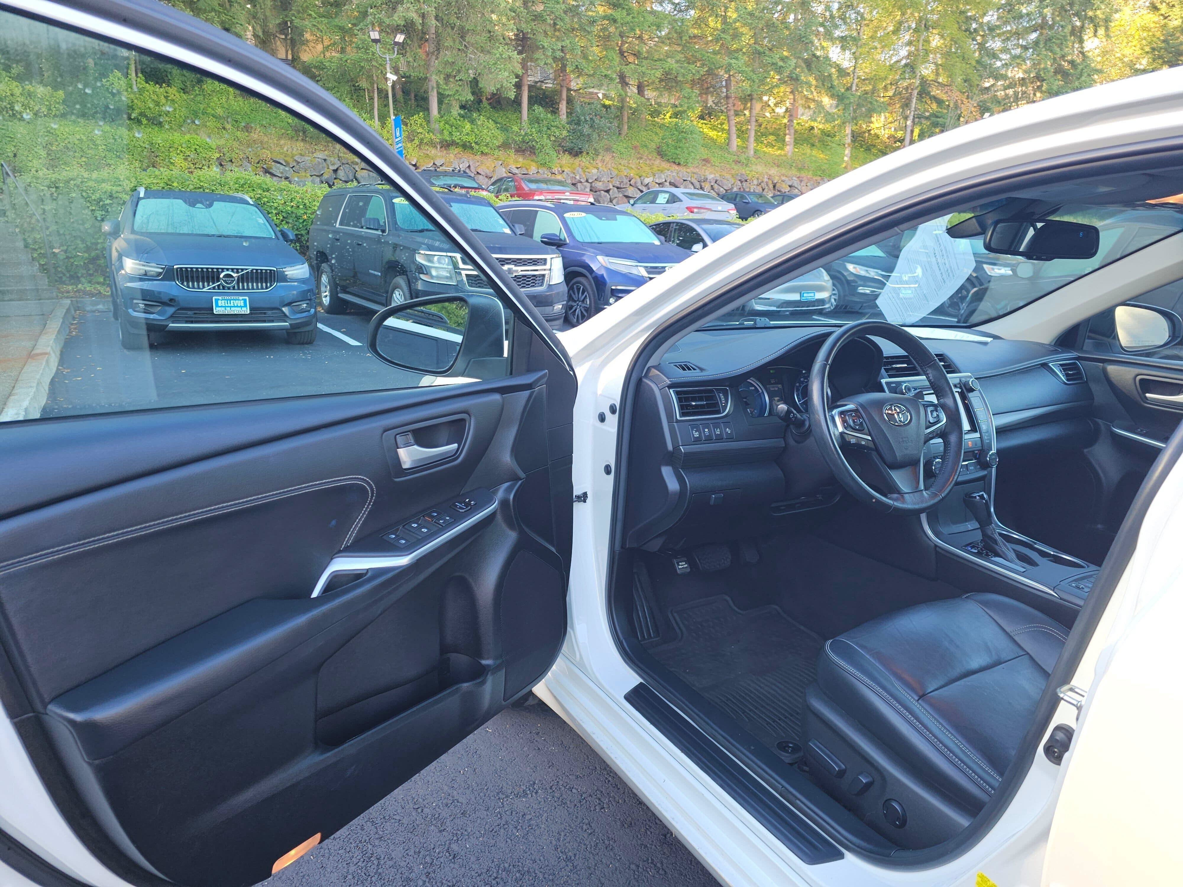 Used 2015 Toyota Camry XLE w/ Moonroof Package FWD image 22
