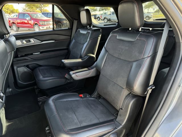 Used 2025 Ford Explorer ST image 28