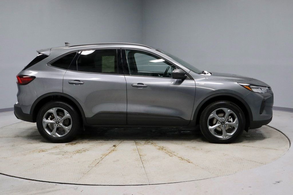 Certified 2025 Ford Escape ST-Line image 11