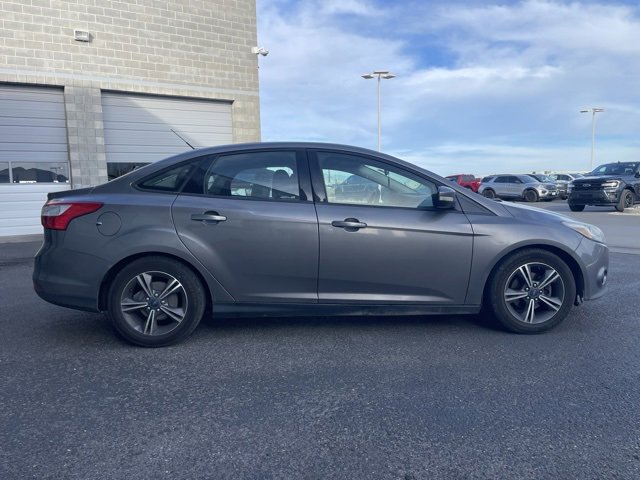Used 2014 Ford Focus SE w/ SE Winter Package image 3