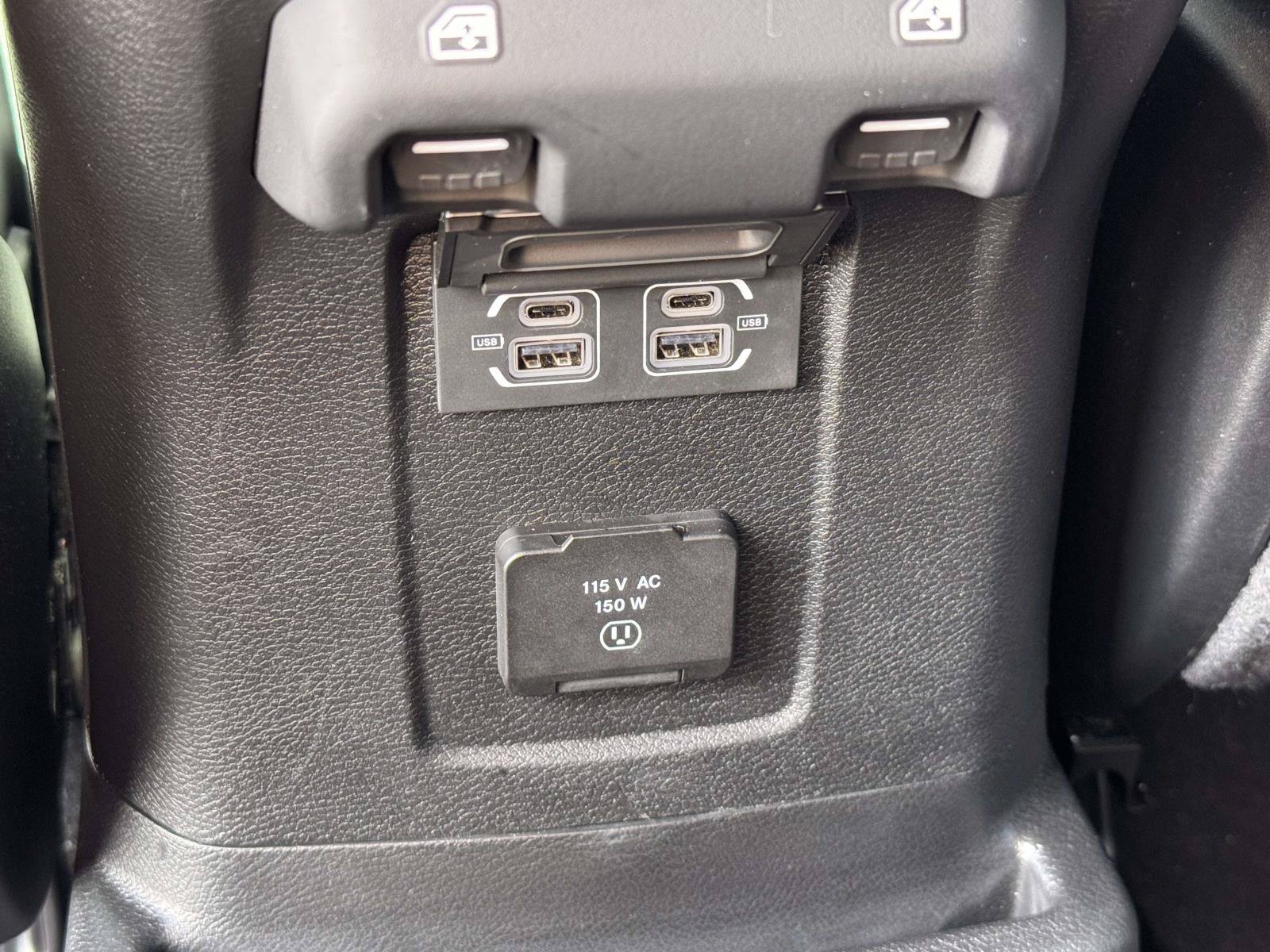 Used 2024 Jeep Wrangler Unlimited Rubicon w/ Technology Group AWD/4WD image 34