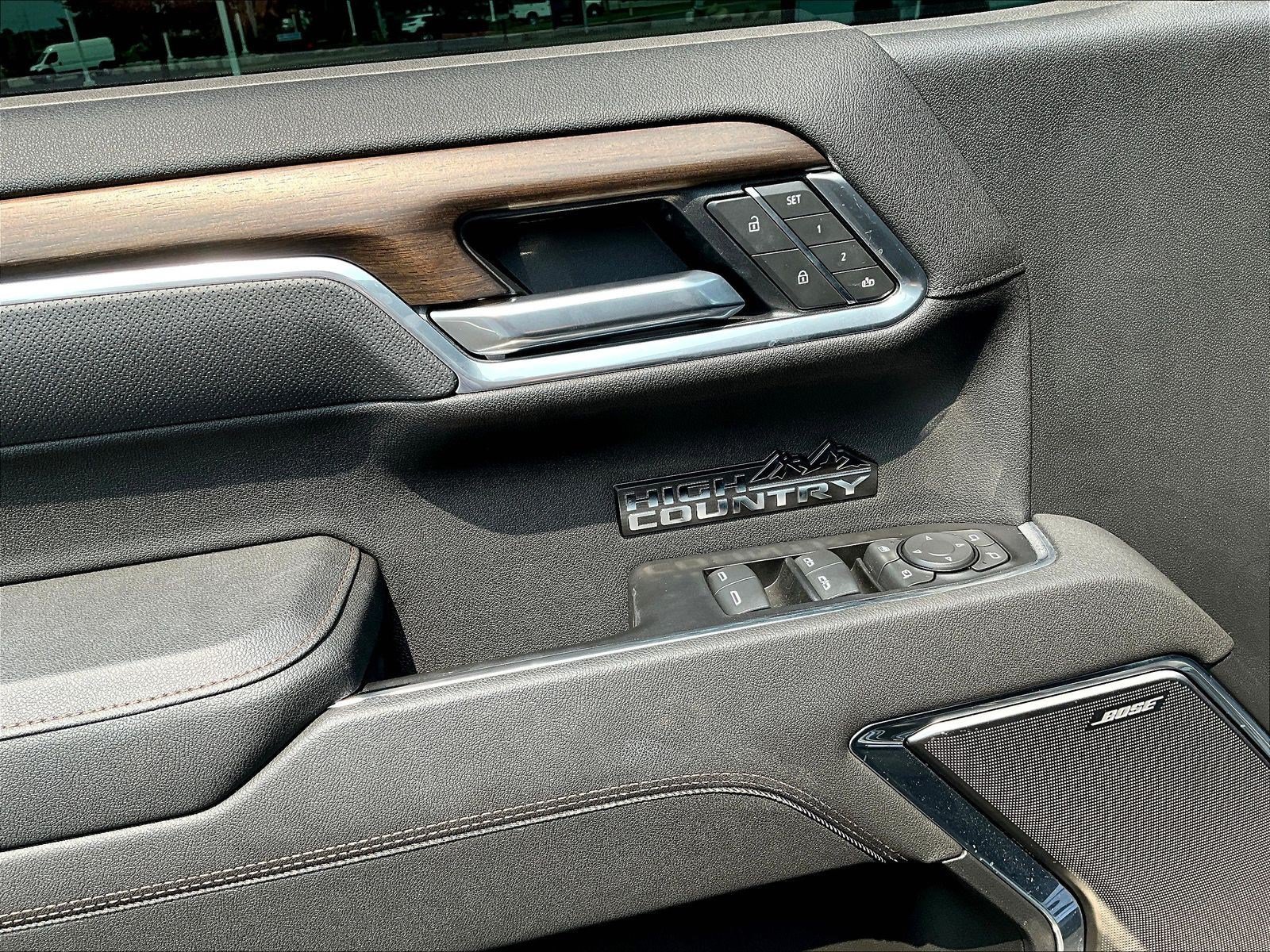 Used 2025 Chevrolet Silverado 1500 High Country w/ High Country Premium Package RWD image 36
