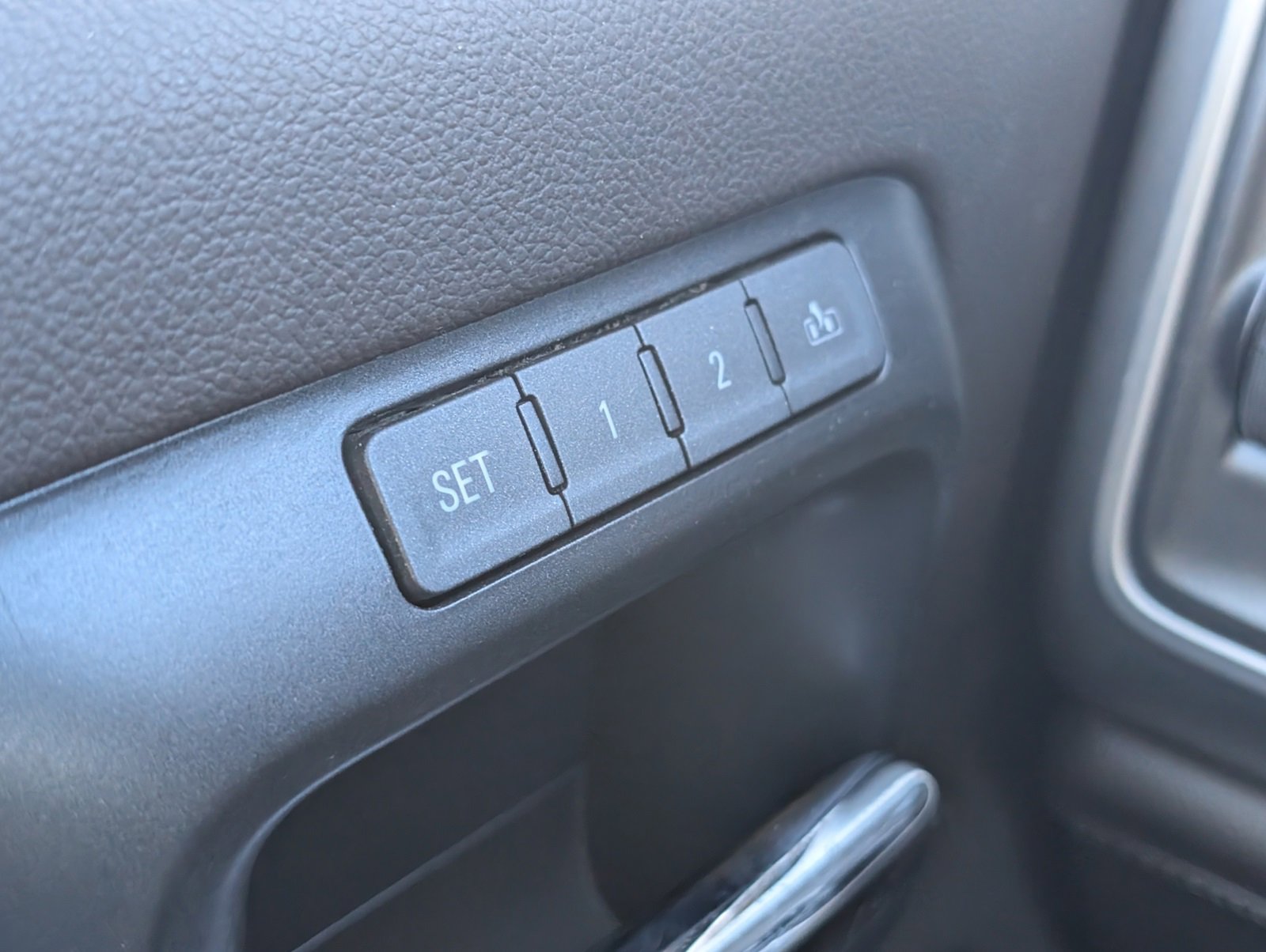 Used 2018 GMC Sierra 1500 SLT image 6