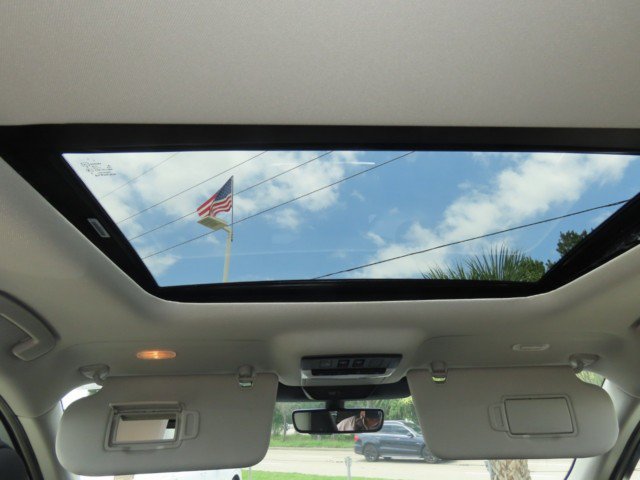 Used 2024 Nissan Pathfinder Platinum w/ Lighting Package (N93) FWD image 22
