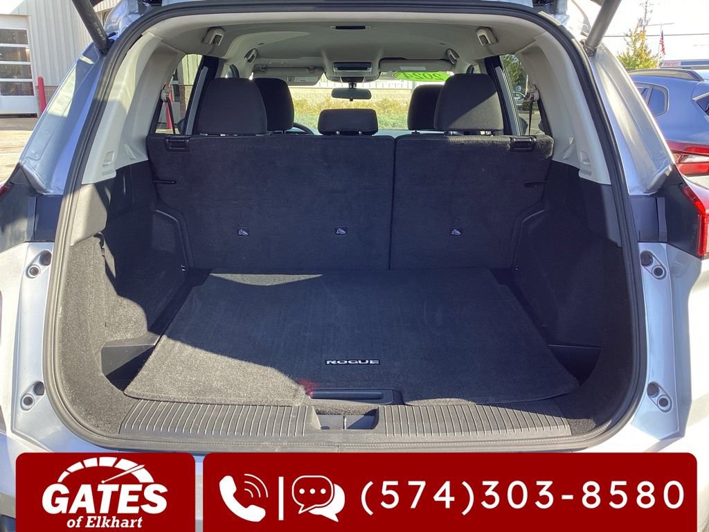 Used 2024 Nissan Rogue SV image 11