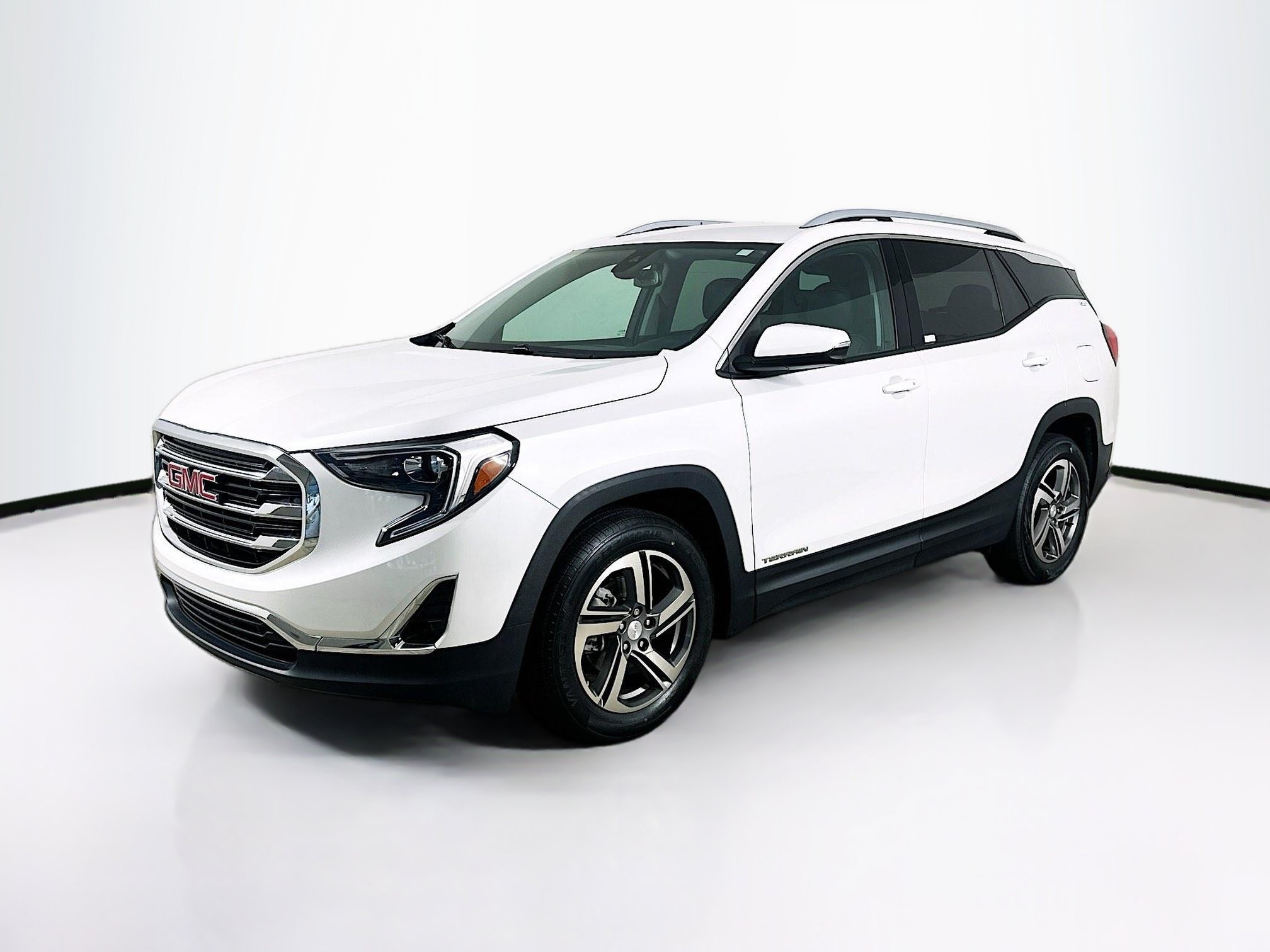 Used 2021 GMC Terrain SLT w/ LPO, Floor Liner Package FWD image 3