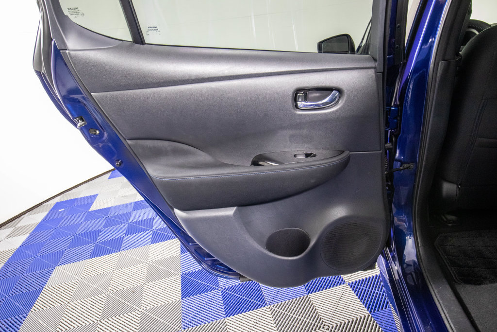 Used 2019 Nissan Leaf SV w/ SV Technology Package FWD image 14